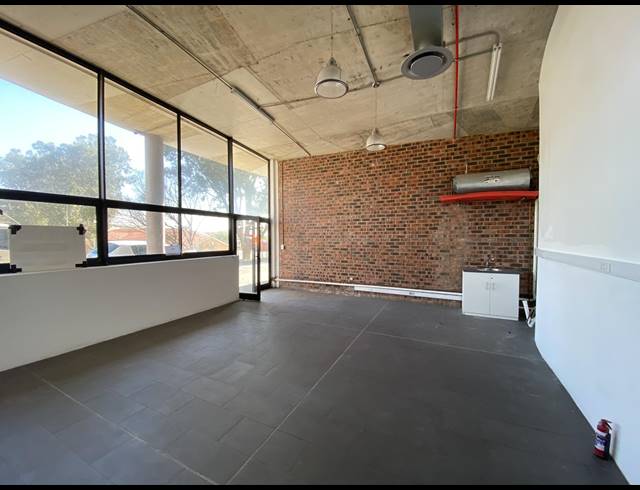 45M² RETAIL TO LET IN SALT RIVER